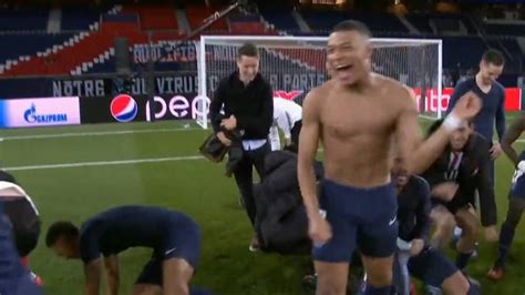 the entire psg with mbappé at the head mocks haaland after eliminating him from the champions