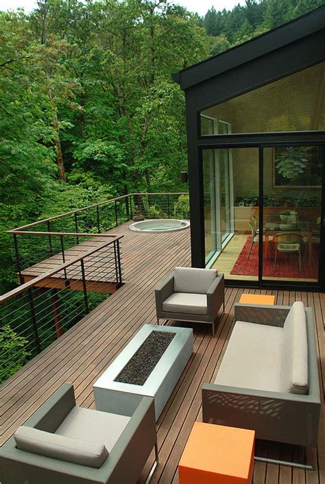 When Its Comes To Designing An Outdoor Deck Space For Entertaining It