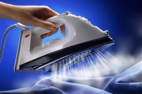 What Is A Steam Iron With Pictures