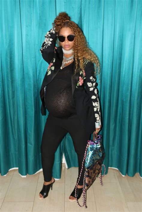 Beyonces Latest Entry In Her Pregnancy Picture Series Has To Do With