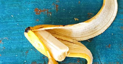 14 Ways To Use Banana Skins