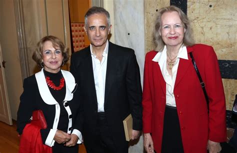 Αναστάτωση έχει προκαλέσει η επίθεση κληρικού σε μητροπολίτες, πριν από λίγο στα γραφεία της ιεράς συνόδου στην ιερά μονή πετράκη. Το Σωματείο Ελίζα για την Παγκόσμια Ημέρα κατά της ...