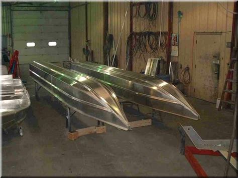 pontoon boat with planing hulls? - Boat Design Forums