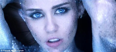 Miley Cyrus Covers Her Naked Body In Silver For Future S Real True Video Daily Mail Online