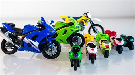 Ye bachcha jab bhi bike lekar nikalta hai log iski video banane lagte hain. Toy Motorcycles for Kids| Toys & Games Video 오토바이 장난감 놀이 ...