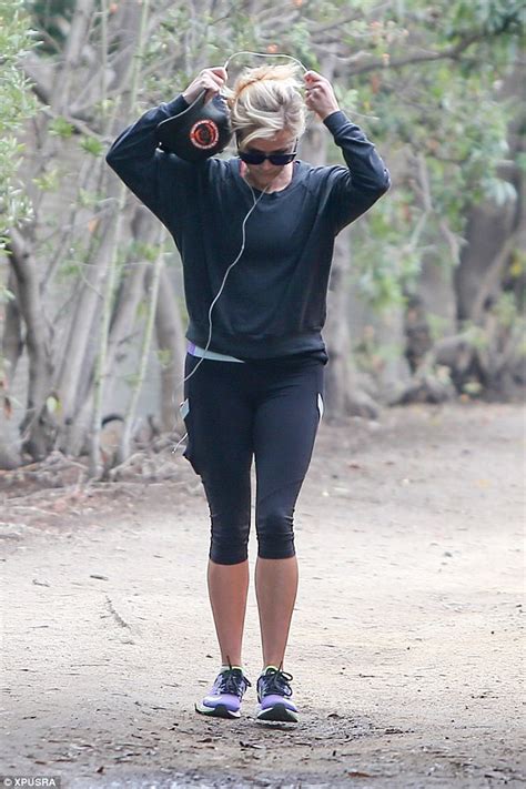 reese witherspoon wears workout gear to meet her suited free download nude photo gallery
