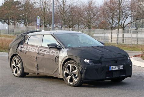 We Spied The All New Kia Cv And It Looks Like A Beauty Carbuzz