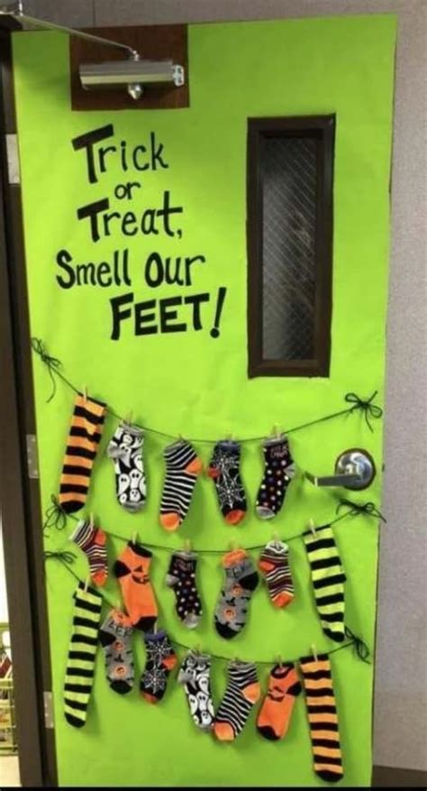 Spooky Halloween Party Door Decoration Ideas00014 Feminatalk