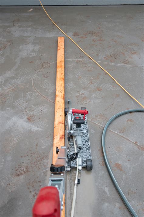 Once you understand the process of changing a table saw blade, it becomes easier and does not require extensive planning beforehand. Slideshow: Skilsaw Medusaw 7-inch Concrete Saw | JLC Online