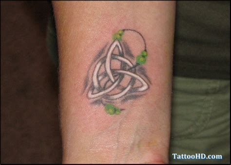 29 Awesome Celtic Knot Wrist Tattoos