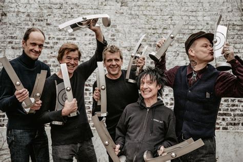 Die toten hosen tabs with free online tab player. Die Toten Hosen zeigen zum 1. April ihre Echo-Sammlung