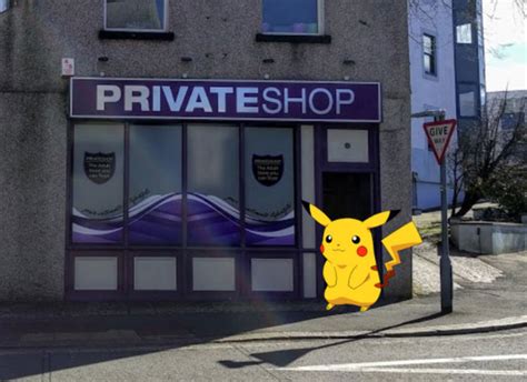 Pokémon Go Dezenas De Jogadores Invadem Sex Shop Na Inglaterra