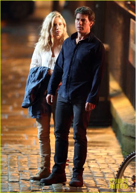 Tom Cruise Spotted On The Mummy Set With Annabelle Wallis Photo 3623644 Annabelle Wallis