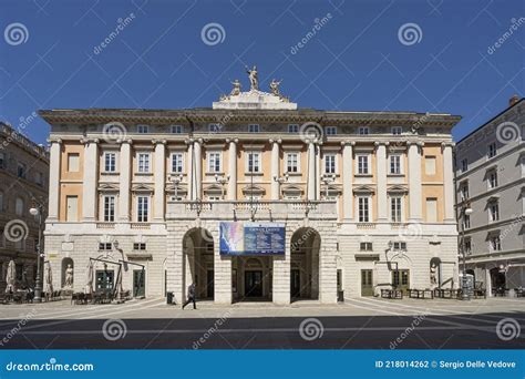 Teatro Verdi En Trieste Fotografía Editorial Imagen De Italia 218014262