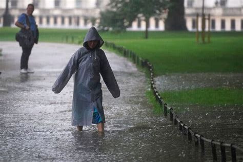 Floods Heat Then Floods Again England Is Battered By Wild Weather