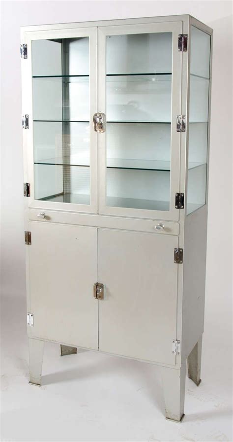 Wall cabinet, number of doors: Vintage 1950s Metal Medicine Cabinet | Vintage medical ...