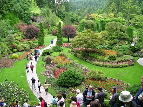 Wow! 4 Taman Bunga Ini Punya Keindahan yang Menakjubkan - Tokopedia Blog