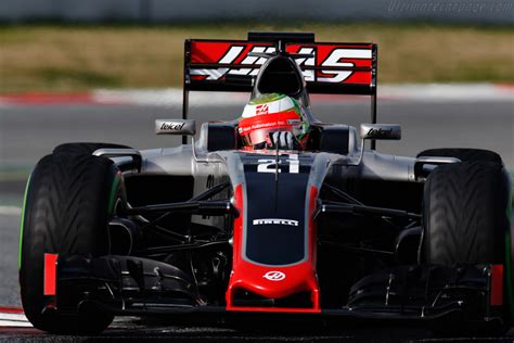 We did not find results for: Haas VF-16 Ferrari