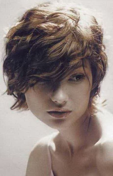 Cortes de pelo corto 2021 2022 para mujer tendencias. Cortes de cabello corto para pelo ondulado