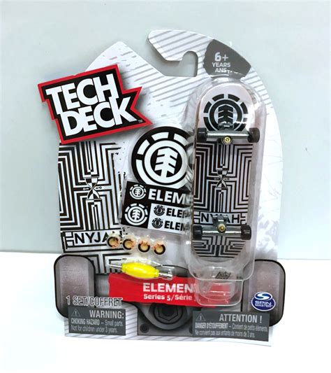 The plan b decks are manufactured with canadian maple of the highest quality and with the exclusive technology 2xs of gluing of plyes based on epoxy resin and pressed at low temperature which gives it more what are you waiting for to feel maximum pop. Tech Deck Element Black & White Series 5 Fingerboard Toy ...