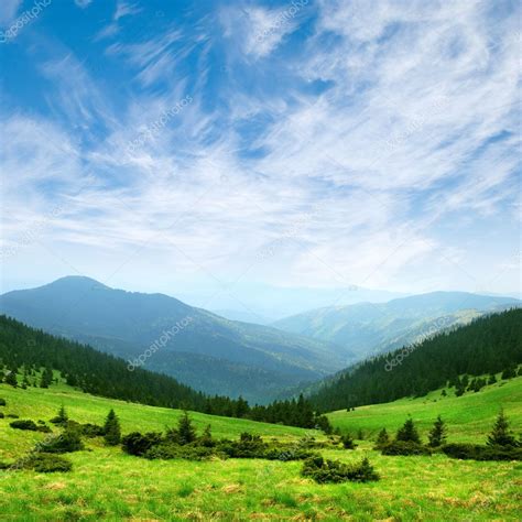 Green Mountain Valley And Sky — Stock Photo © Sergeyit 6217564