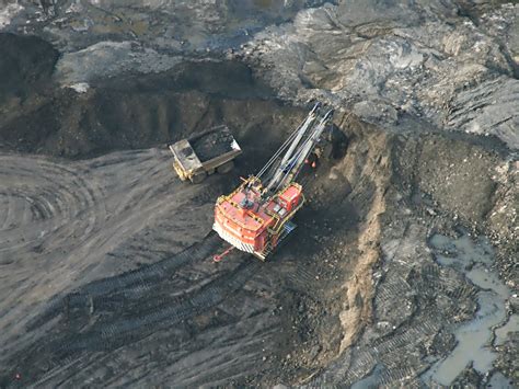 Surface Mining Techniques Used In The Oil Sands Oil Sands Magazine