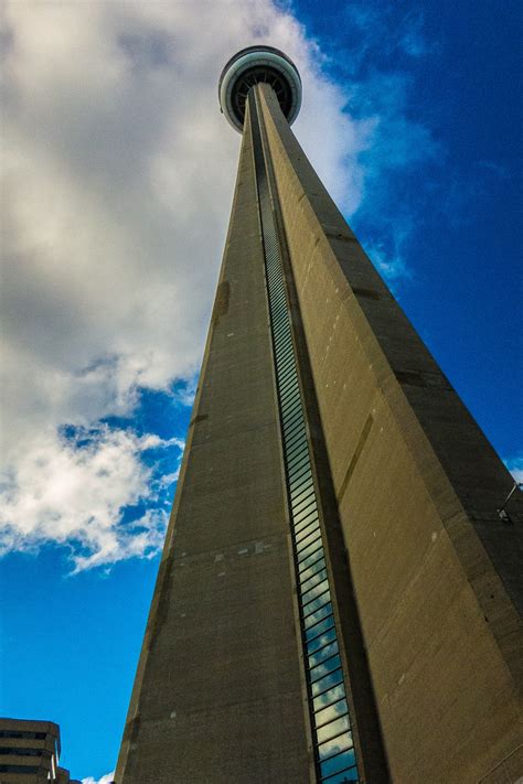 Cn tower is a 553.33 metres (1,815.4 ft) high television tower in toronto, canada. CN Tower, Toronto, Canada - Travel Past 50