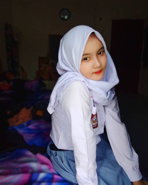 Mira Chantika Pairofboobs1 Cewek Hijab Kalo Udah Buka Baju Di 2021