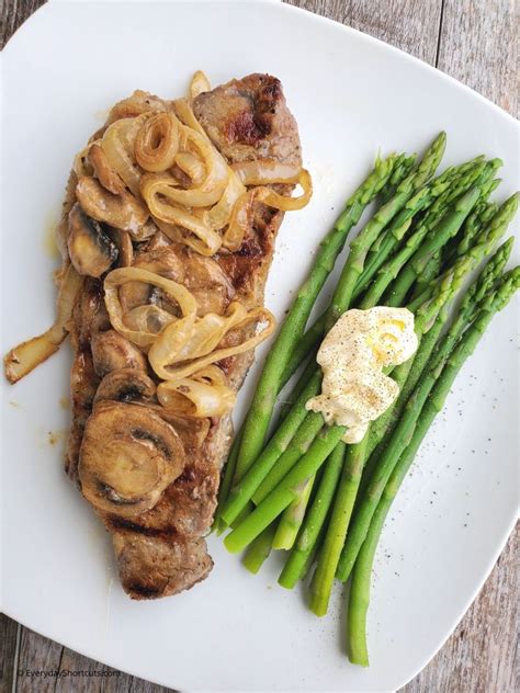 It's one of my favorite memory meals, as i call them. Steak Smothered in Mushrooms And Onions Worcestershire ...