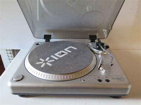 Ion Audio Ttusb10 Vinyl Recording Usb Turntable Oahu Auctions