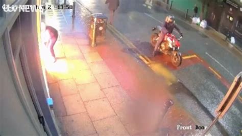Police Release Cctv Of An Arson Attack At A Shop In Manchester City Centre Itv News Granada