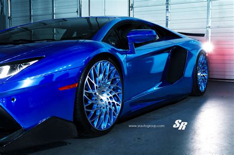 Electric Blue Aventador Gets Outrageous Pur Disc Style