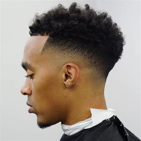 The hair is curly and the length is perfect. 25+ Low Fade Haircuts For Stylish Guys -> May 2021 Update