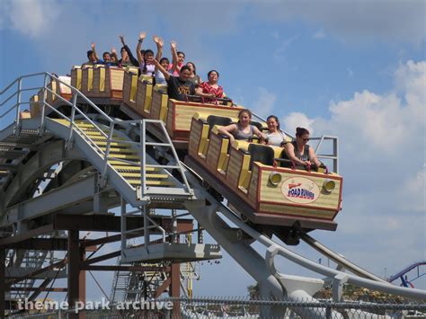 Road Runner Express At Six Flags Fiesta Texas Theme Park Archive