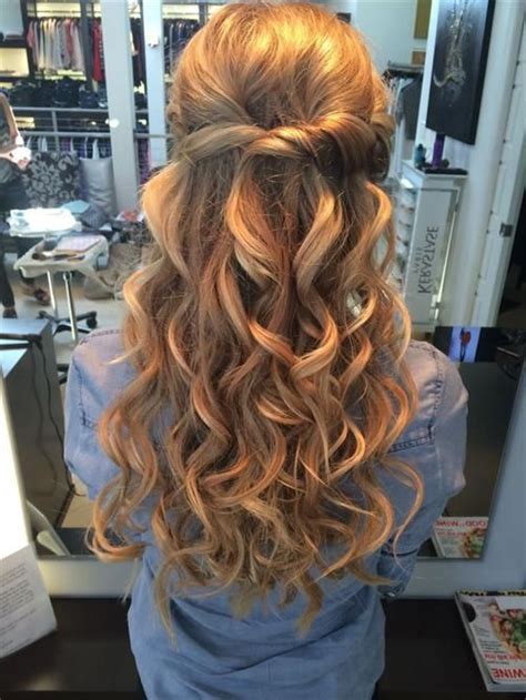 If you have long hair then you are sure to love this curly style. Casual Prom Hairstyles: These can be sexy too! - Pretty ...