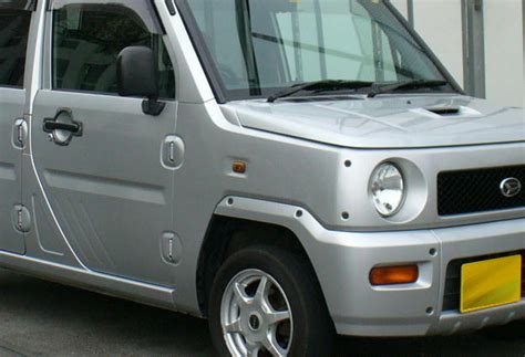 ダイハツの軽自動車ネイキッドの写真 Daihatsu NAKED