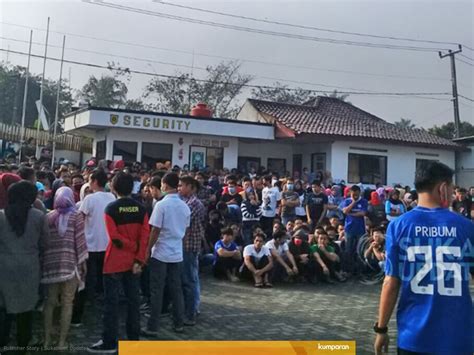 The regency seat is located in palabuhan ratu, a coastal district facing the indian ocean. Gaji Scg Sukabumi - Tidak kaget jika gaji umr sukabumi atau gaji umk sukabumi berbeda dengan ...