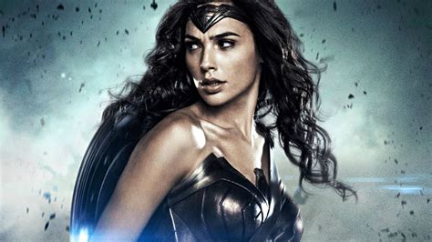 Gal Gadot Admits Her Wonder Woman Costume Was Too Tig