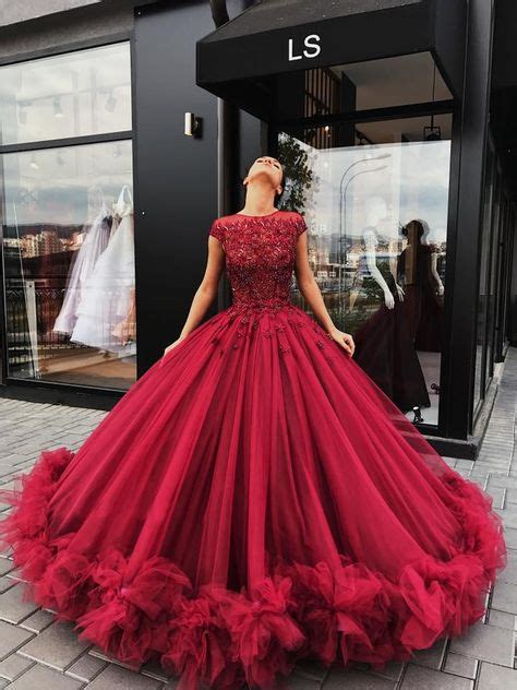 Red Tulle Appliques Ball Gown Luxury Tulle Jewel Neckline Prom Dress