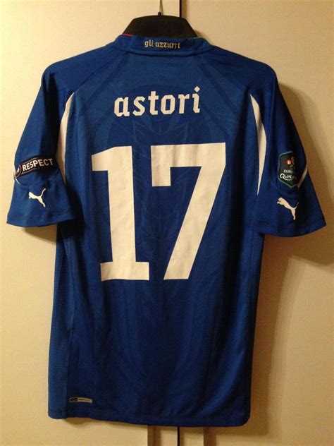 Check out our italy football shirt selection for the very best in unique or custom, handmade pieces from our men's clothing shops. Italy Home football shirt 2010 - 2011.