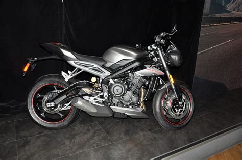 One mile equals 1,609 kilometer. Triumph Launches 3 Variants Of Street Triple Naked ...