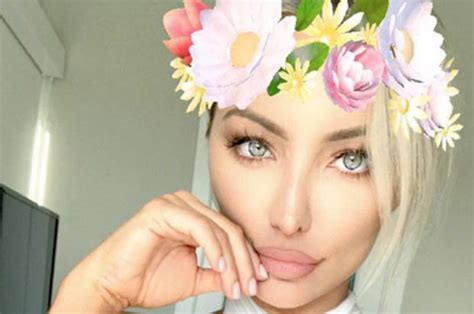 lindsey pelas model melts internet with crazy cleavage exposé daily star