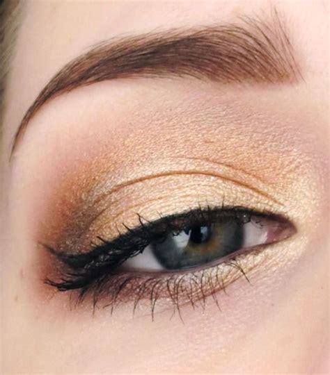 13 Charming Golden Eye Makeup Looks For 2021 Pretty Designs