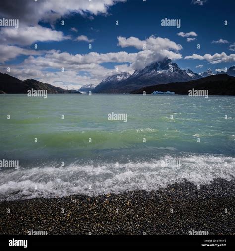 Lago Grey Lake In Patagonia Chile Stock Photo Alamy