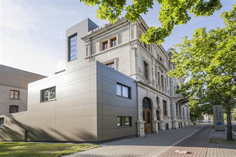 Worauf es dabei ankommt, worauf sie achten sollten und wie sie die baumaßnahmen finanzieren können, erfahren sie hier. Sanierung Haus des Handwerks - Toepel Bau