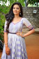 Srimukhi Stills At Dhana Lakshmi Talupu Tadithe Press Meet Indian Girls Villa Celebs Beauty