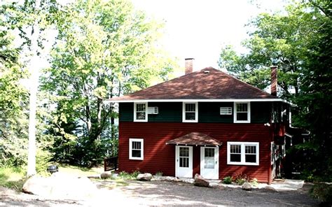 From private log cabins and resorts to lakefront upscale homes; Cabins for Rent Wisconsin | Luxury Cabins USA