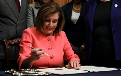 Opinion Pelosi Was Right To Hand Out Impeachment Souvenir Pens The Washington Post