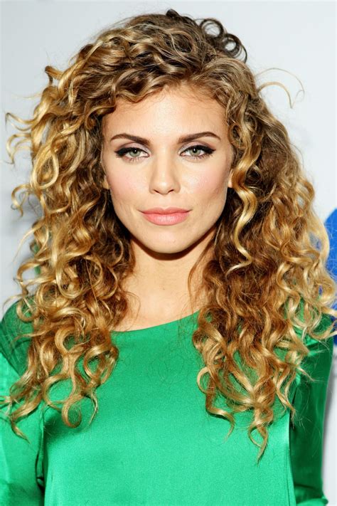 28 easy curly hairstyles 2017 cute haircut ideas for curly hair layered curly hair blonde