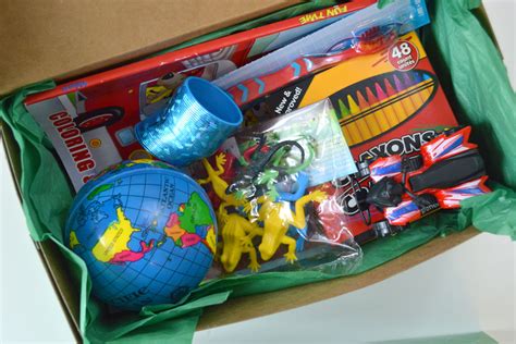 How To Pack An Operation Christmas Child Shoebox Create Play Travel